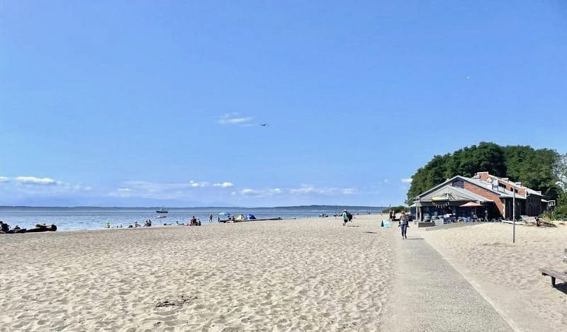 Walking/Biking distance from townhouse - Golden Gardens Park & Olympic Mountain views