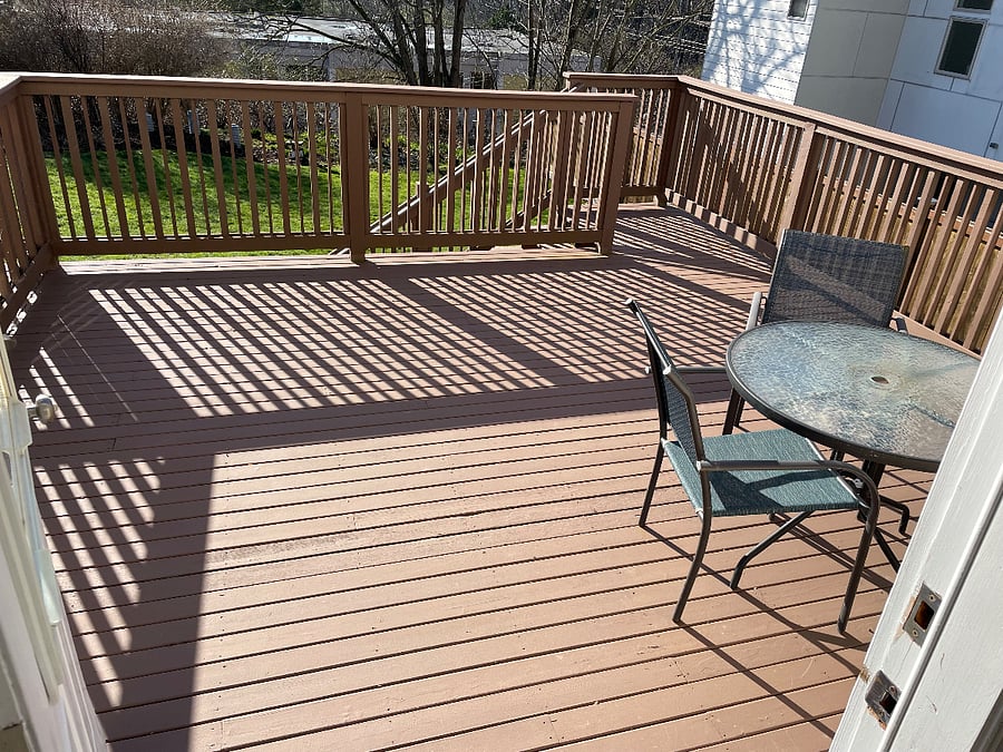 Coffee? OJ or Iced tea? Margaritas? Huge deck right off the west kitchen!