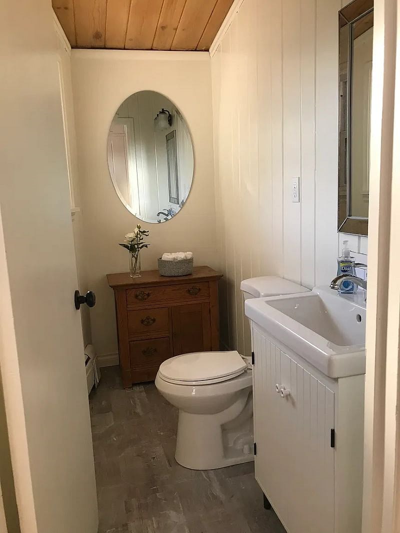 Powder room
