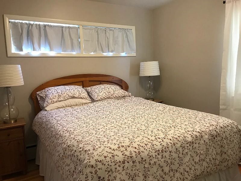 2nd bedroom - Queen bed