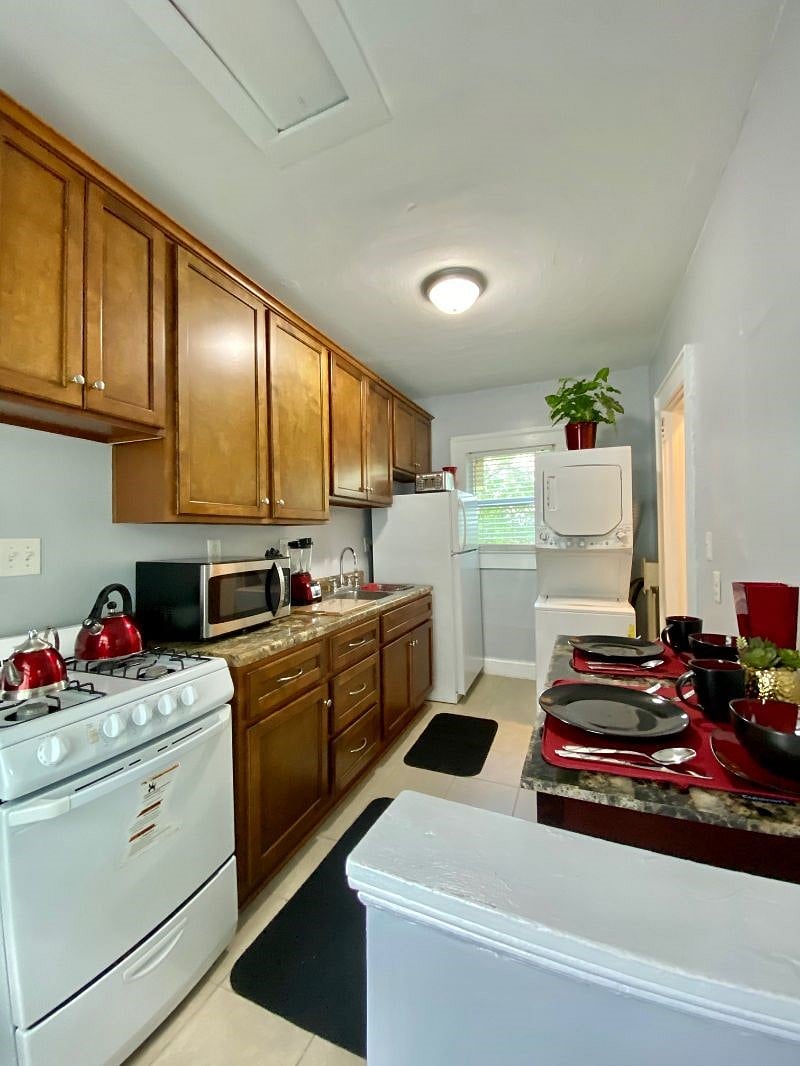 Furnished Finder property 196981_4 photo 17
