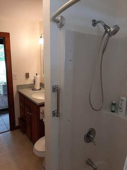 Bathroom 1st floor