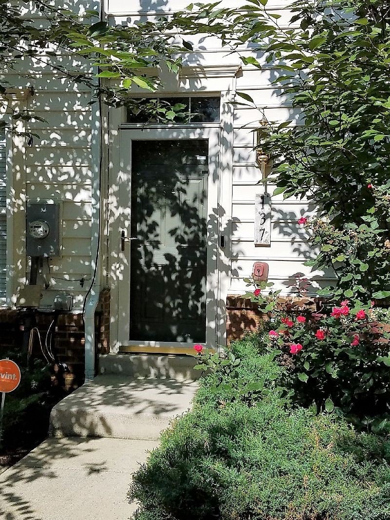 Your private entry to your wonderful stay in DC.
