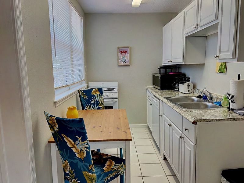 Furnished Finder property 198618_2 photo 9