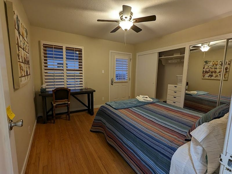 UNIT 3 PRIVATE ENTRANCE, 2 CLOSETS 201502_3 950./mo.