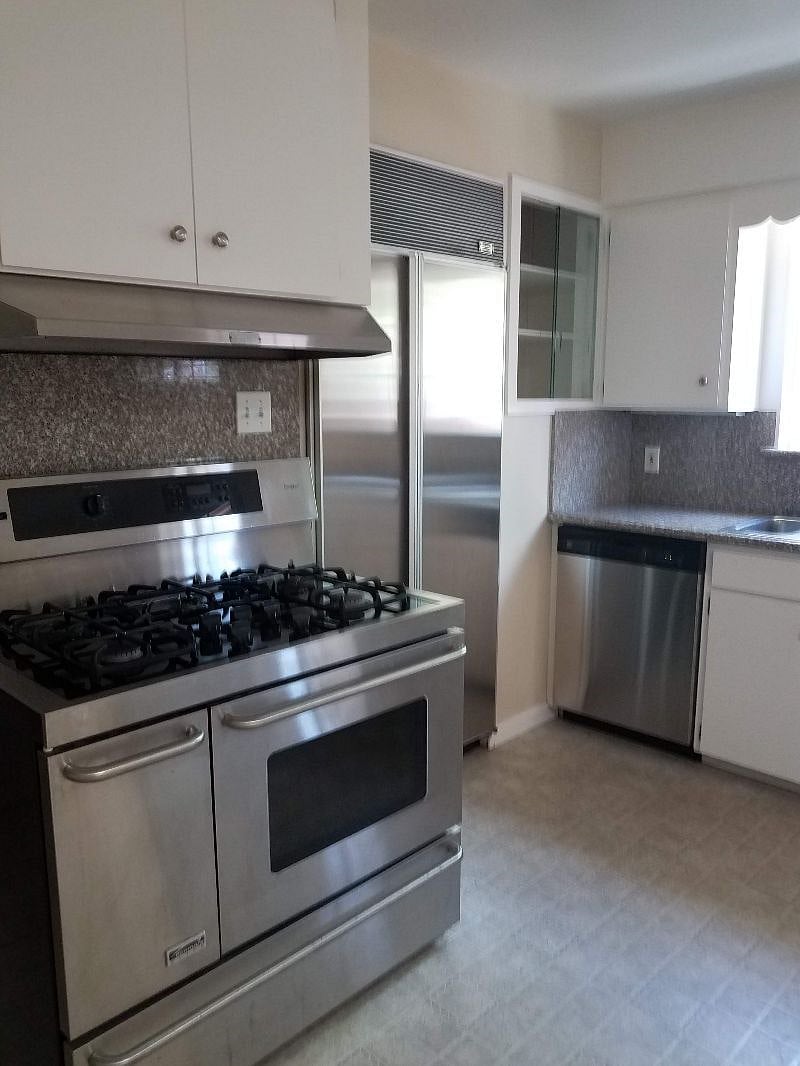Shared Professional Stove ...Sub=Zero Refrigerator for BR 1.2.3
