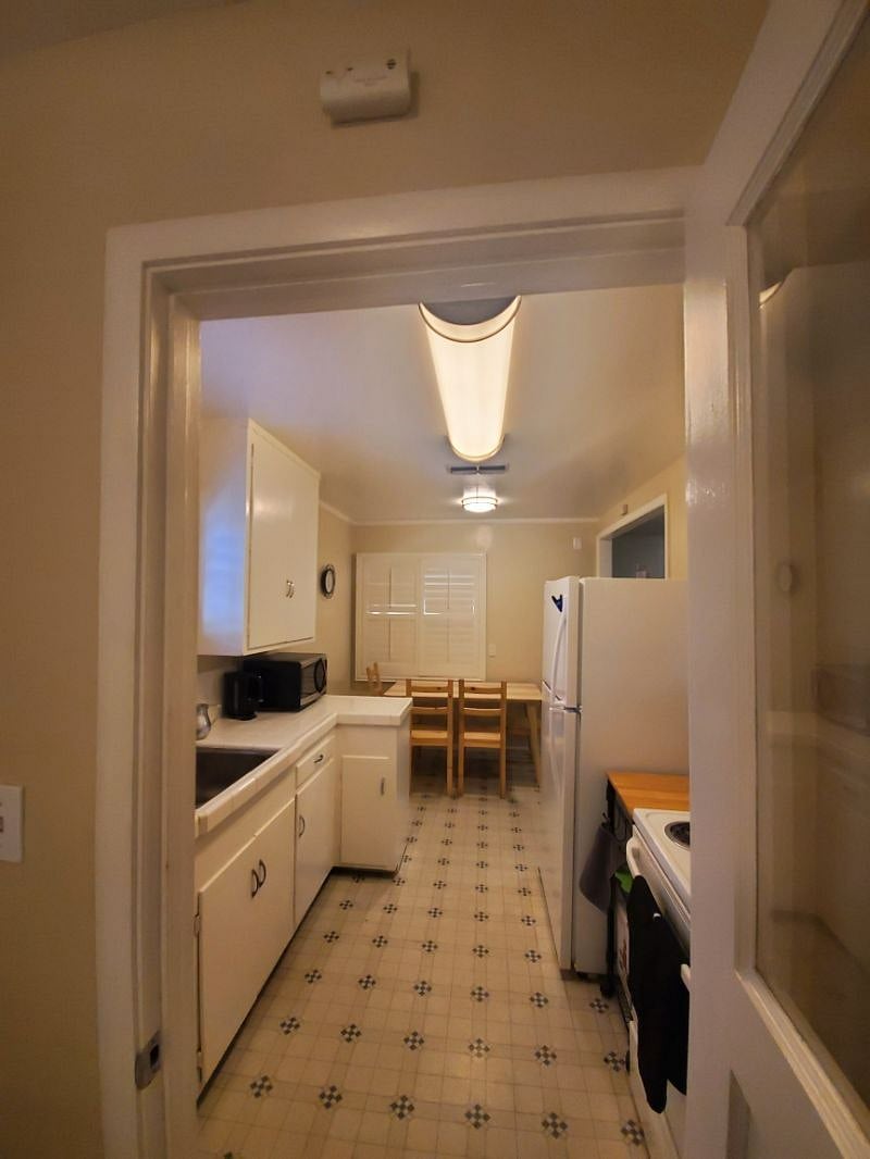Fully equipped Kitchen and Dining Room