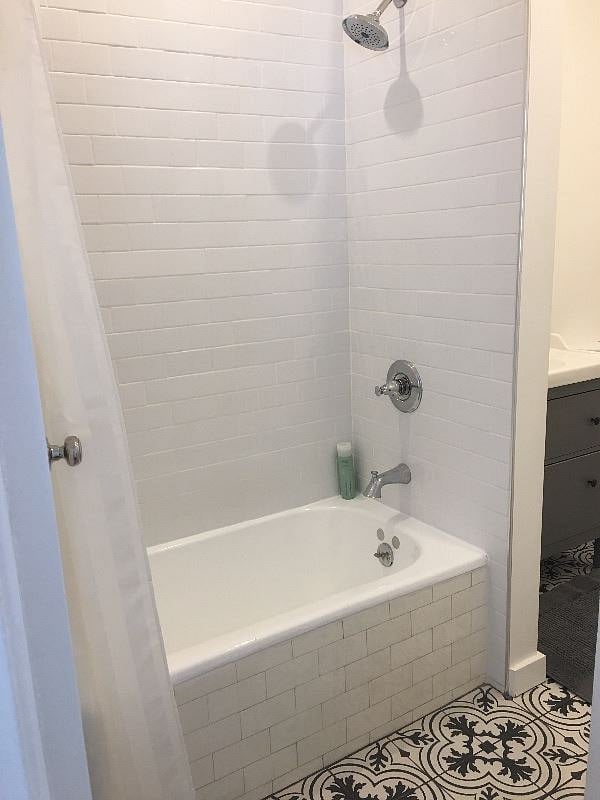 Newly Renovated Bathrooom (Shower)