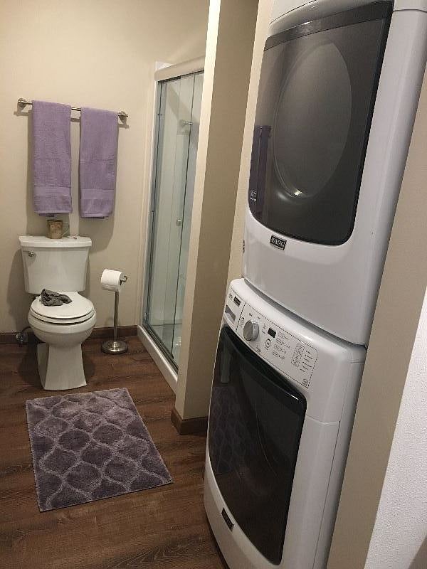 Bathroom W/Stackable Washer/Dryer