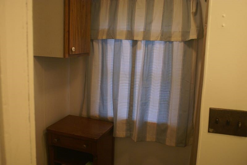 Bathroom & Curtains