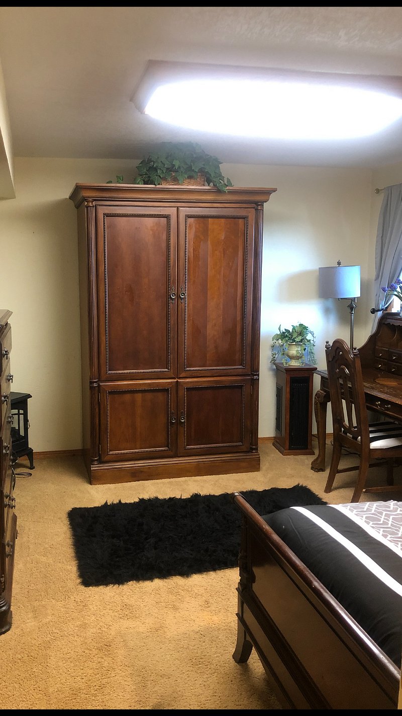 Twin Bdrm/Big TV/Desk