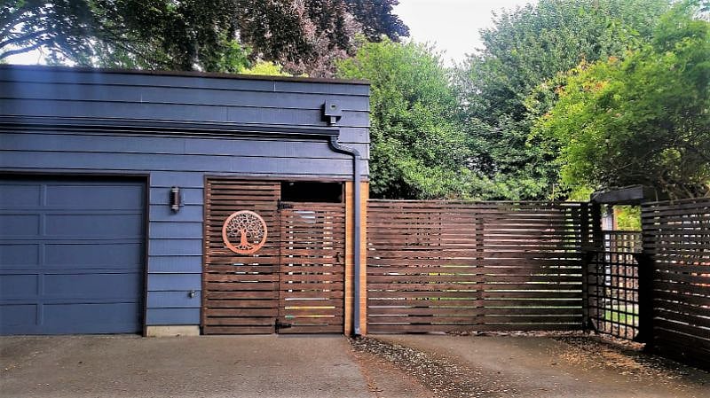 Private entrance to the studio