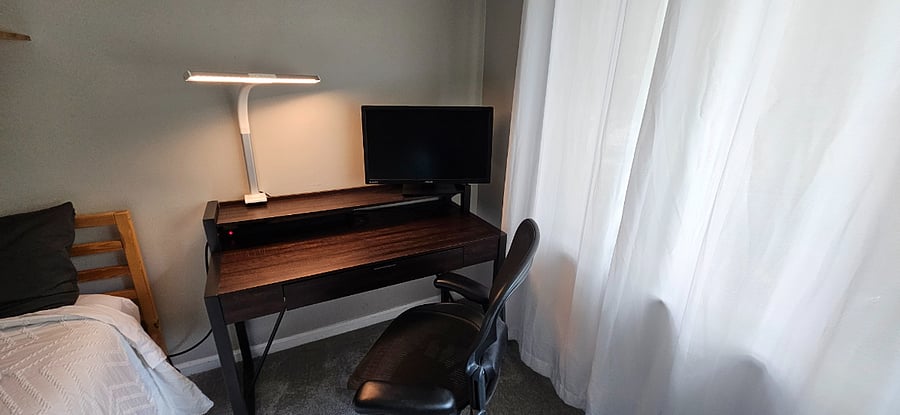 Work station ready to plug in!