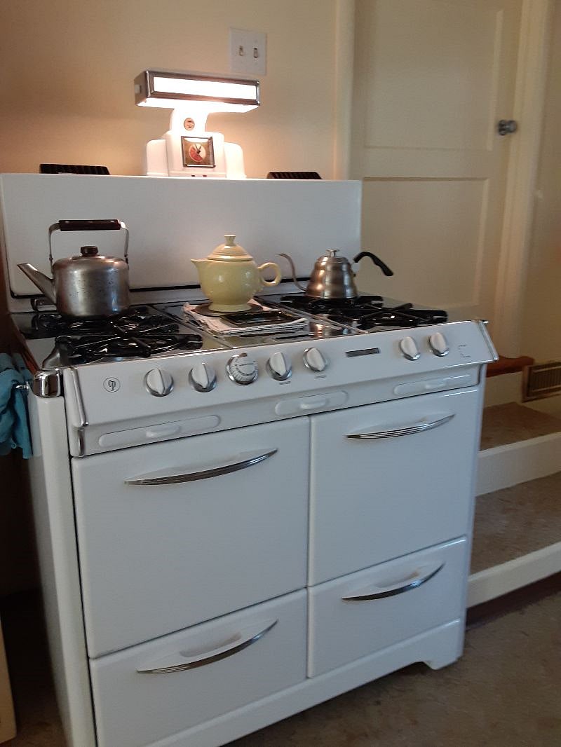 1940s range/oven, 2