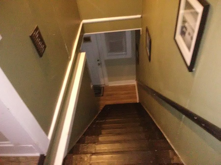C2 Guest Suite_Staircase