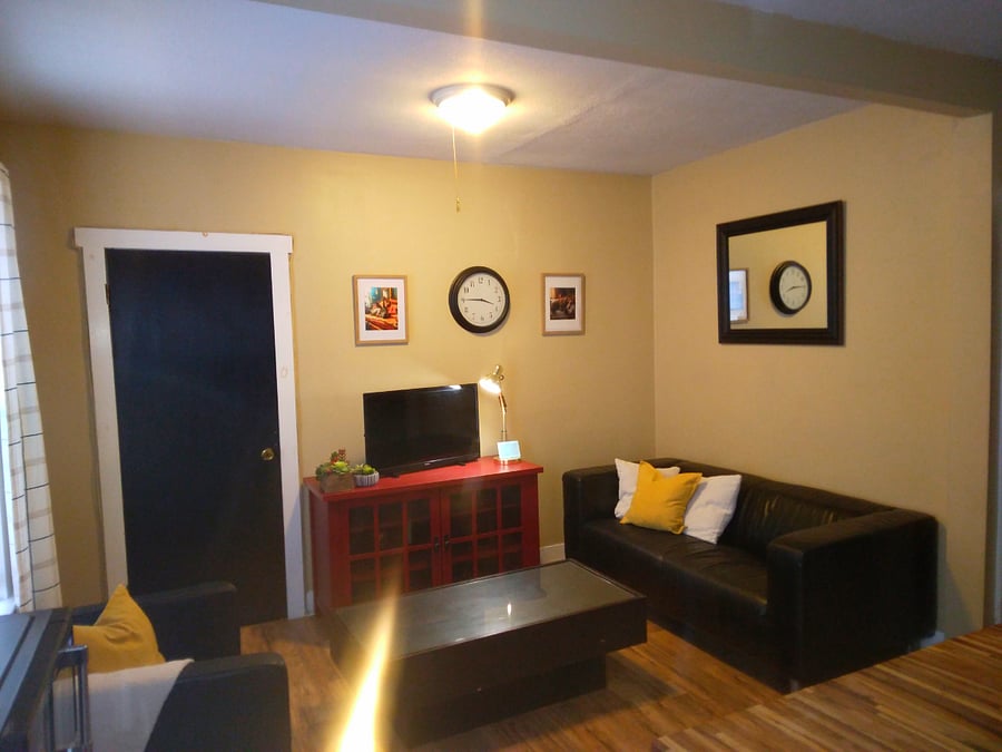 Suite C2_Living room