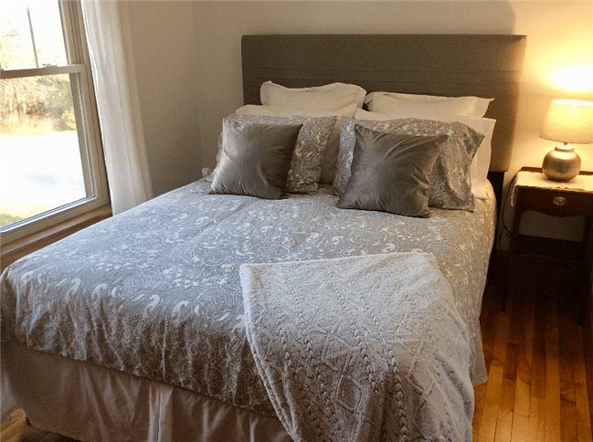 Second floor middle bedroom