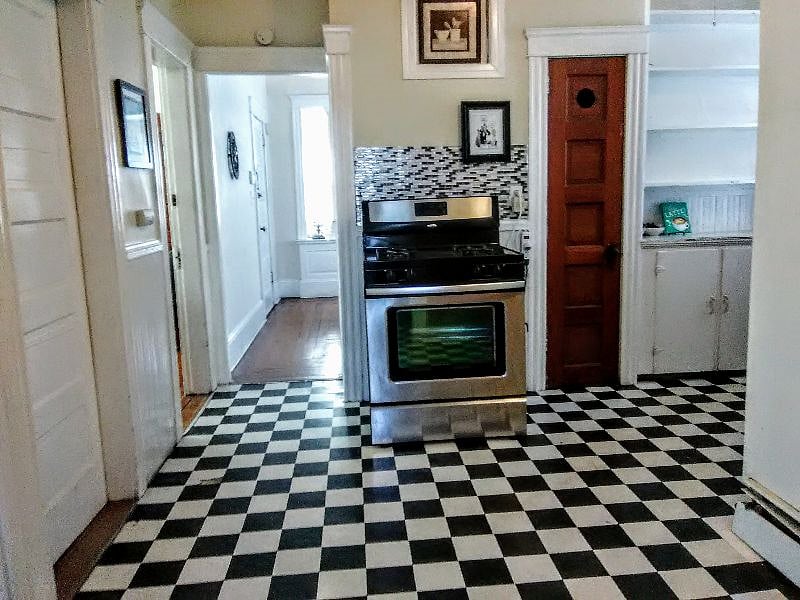 A2 Guest Suite: 

Kitchen / pantry