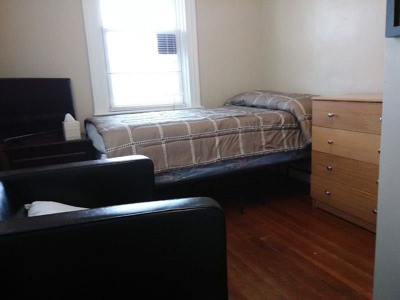 B2 Guest Suite: 

Bedroom 2
$900.00