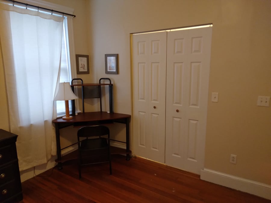 B1 Guest Suite:

Bedroom 3
$950.00