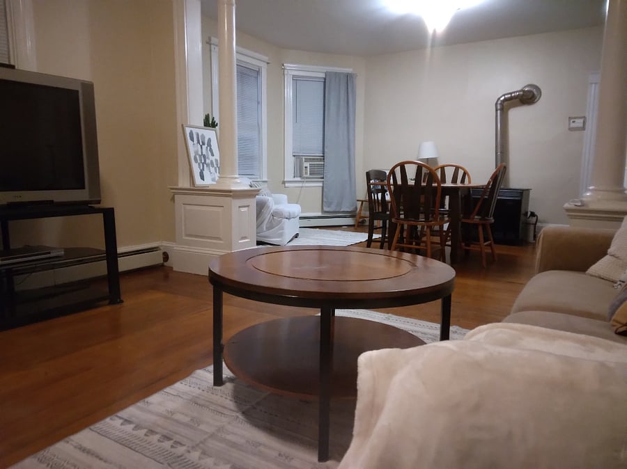 A2 Guest Suite: 

Living room / Dining room