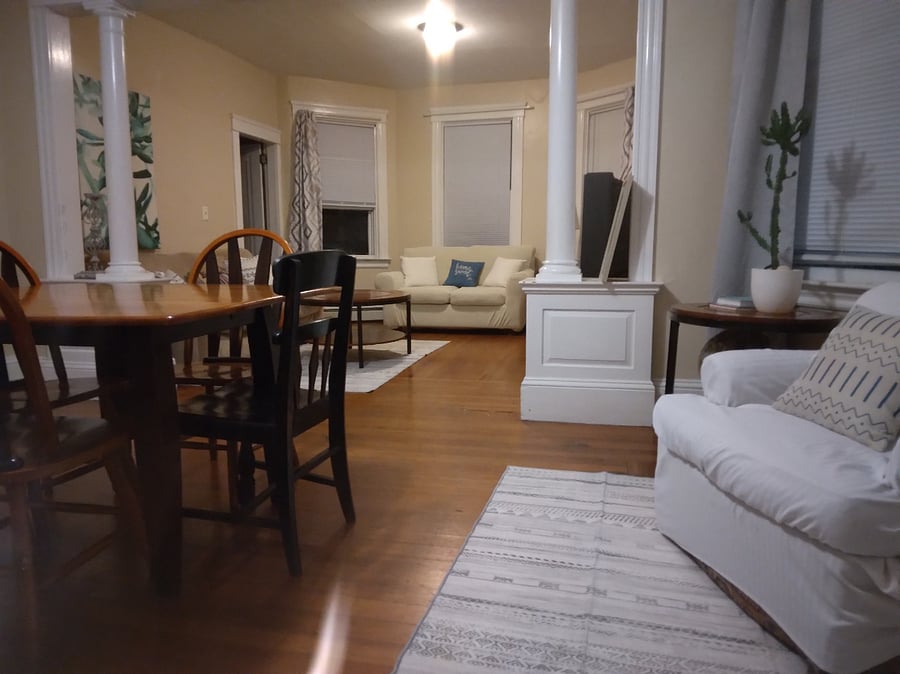 A2 Guest Suite: 

Living room / Dining room
