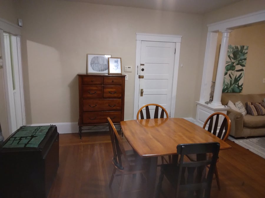A2 Guest Suite: 

Living room / Dining room