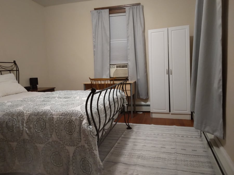 A2 Guest Suite: 

Bedroom 3
$1000
