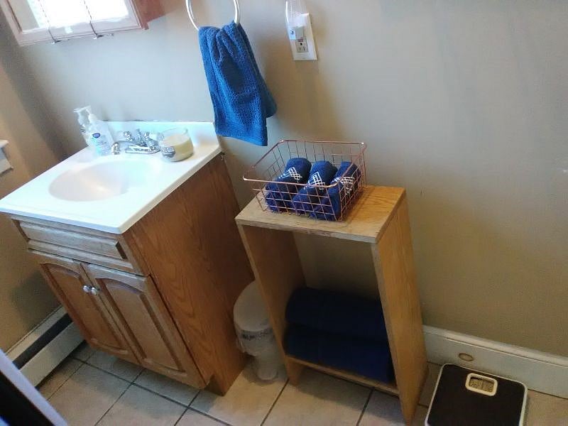 B2 Guest Suite

Bathroom