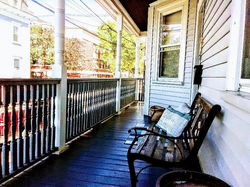 B1 and B2 Guest Suite: 

Porch-balcony seating area