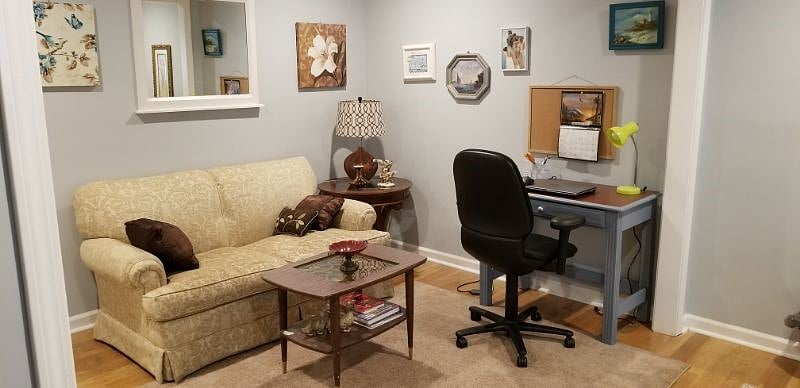 Sitting area in Bedroom 1