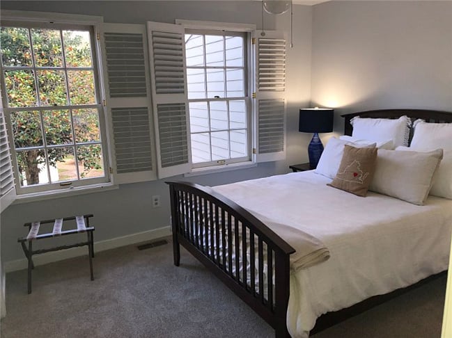 Bedroom #1: Queen bed