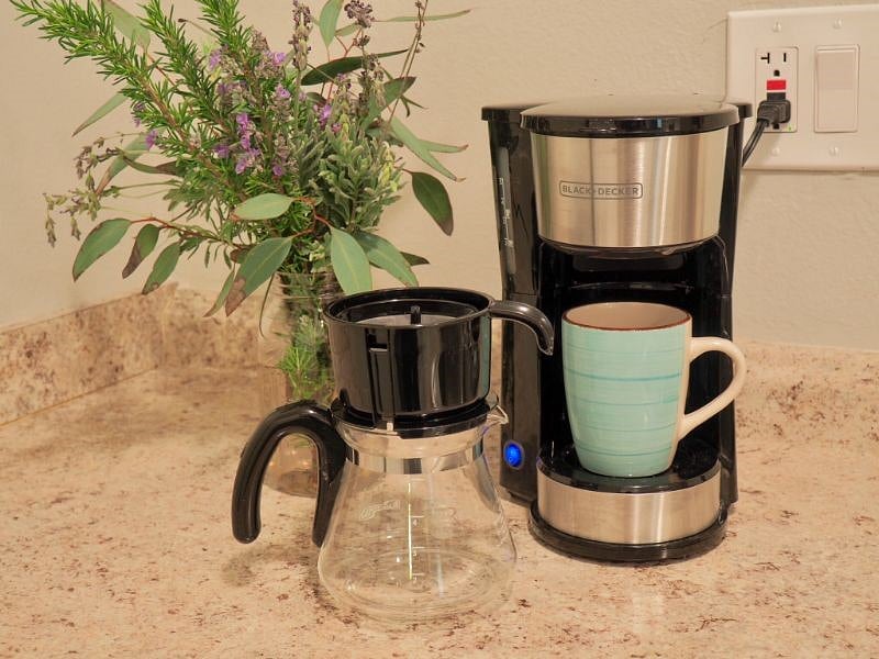 Coffee machine that doubles as a pour over coffee kit