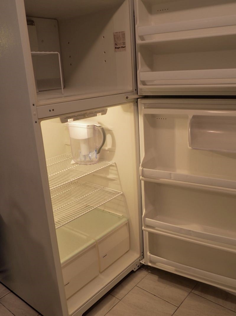 Fridge is clean and ready for your meals! 