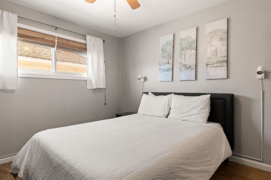 Master Bedroom with en suite bath