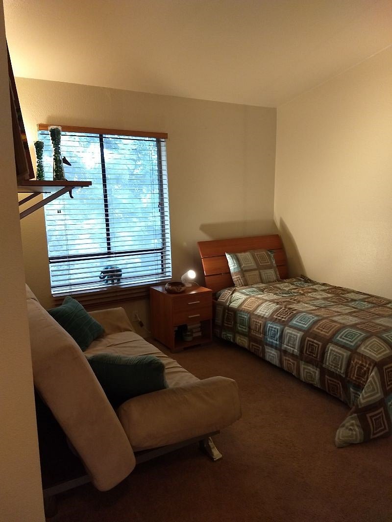 Second bedroom