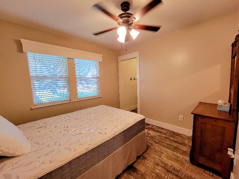 2nd bedroom