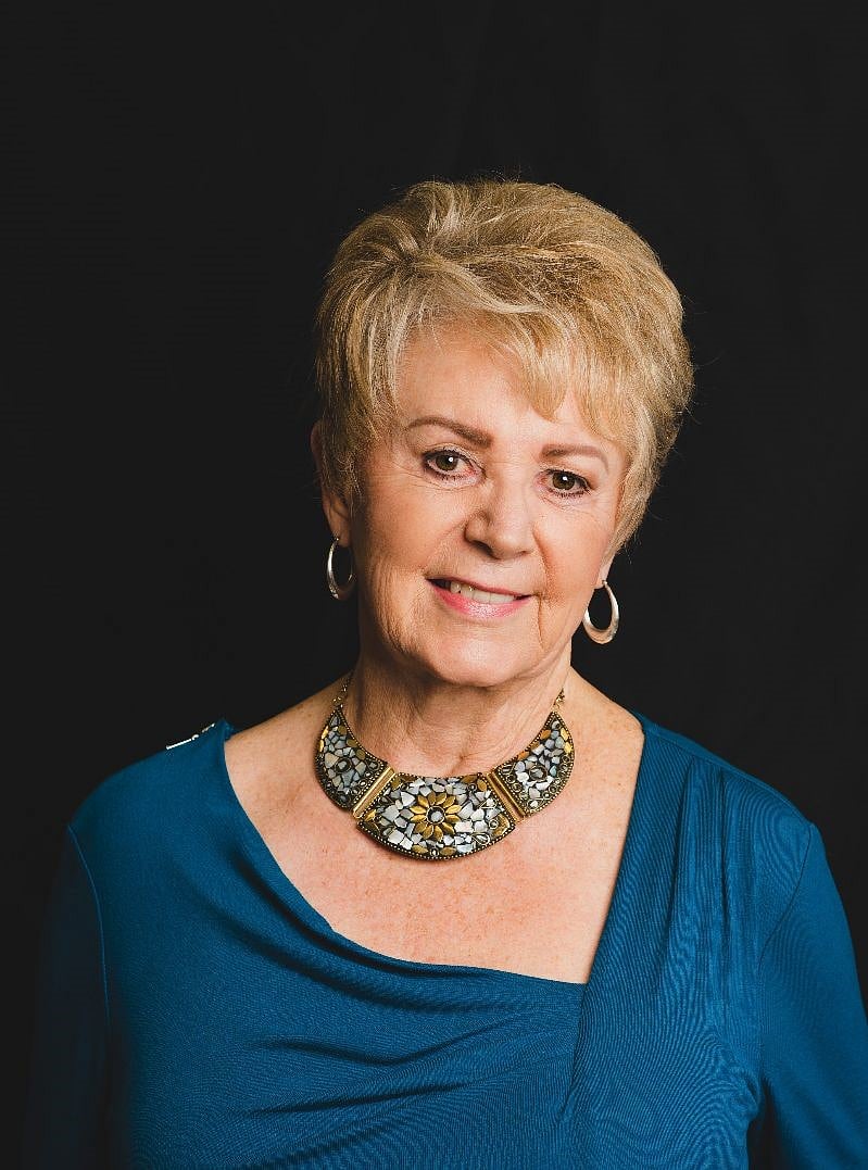 Welcome travel nurses Deana