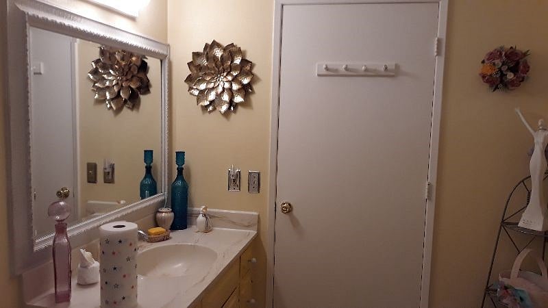 Guest Restroom (Entry view)