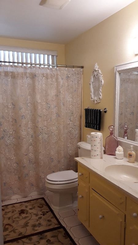 Guest Restroom (Entry view)