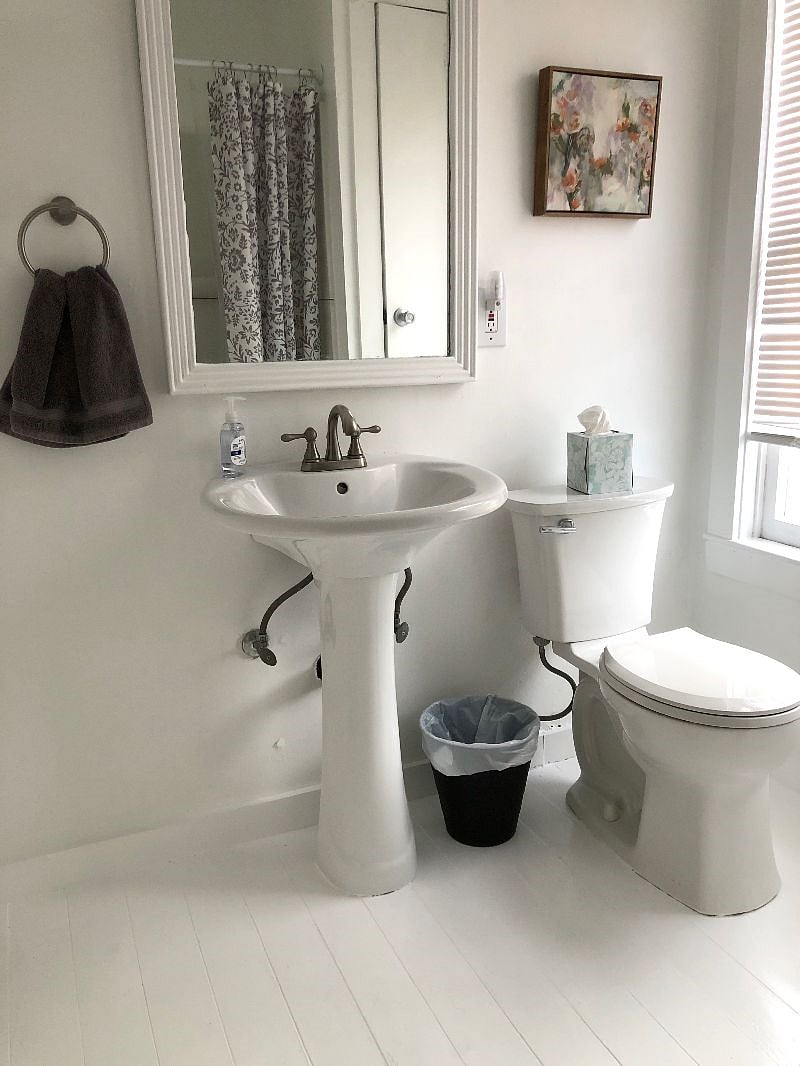 Full bath on 2nd Floor