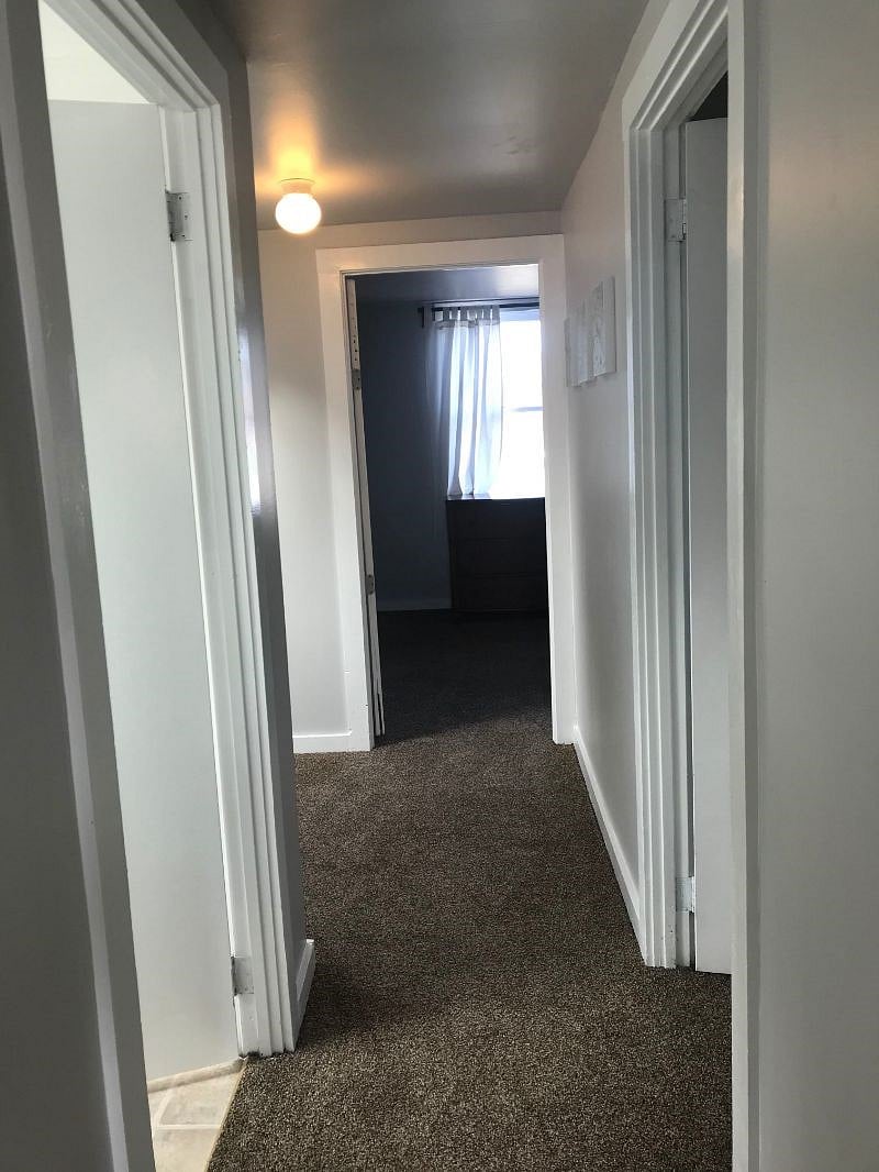 3rd floor hallway