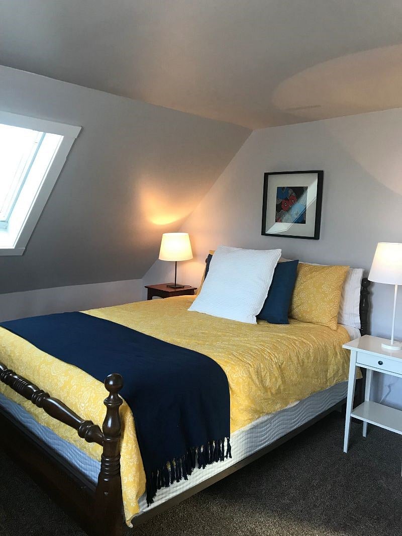 3rd bedroom with queen bed on 3rd floor