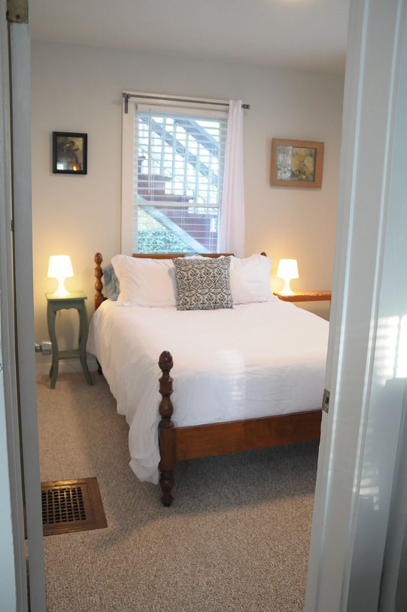 2nd Bedroom with full/double bed