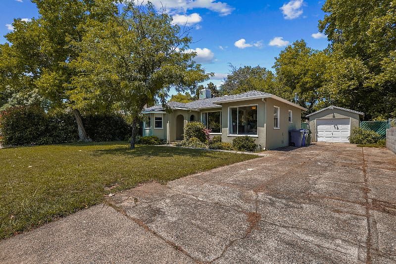 Furnished Finder property 216202_1 photo 28