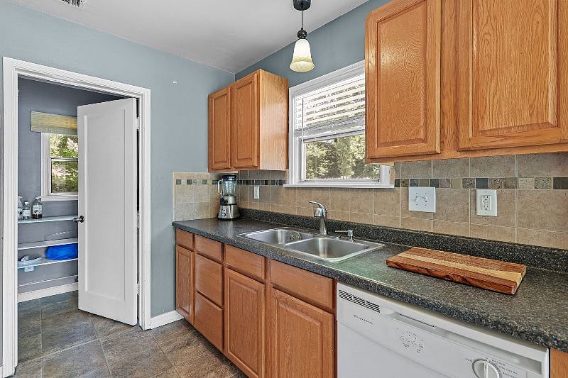 Furnished Finder property 216202_1 photo 8