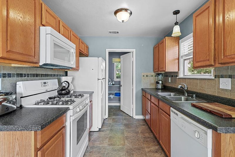 Furnished Finder property 216202_1 photo 10