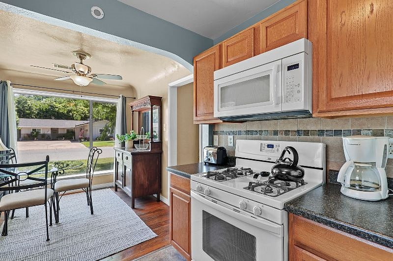 Furnished Finder property 216202_1 photo 11
