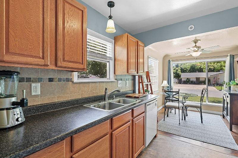 Furnished Finder property 216202_1 photo 12