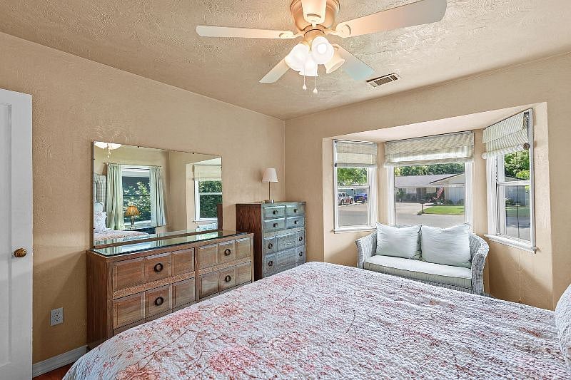 Furnished Finder property 216202_1 photo 16